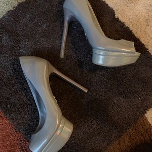 JLO - Grey Heels - Size WMS 6 MED